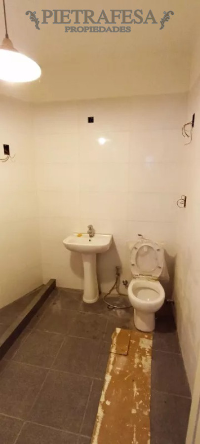 Casa ID.8529 - Casa en venta con renta, 4 dormitorios, 1 baño, azotea y garaje-Cnel. Santiago Labandera -Capurro