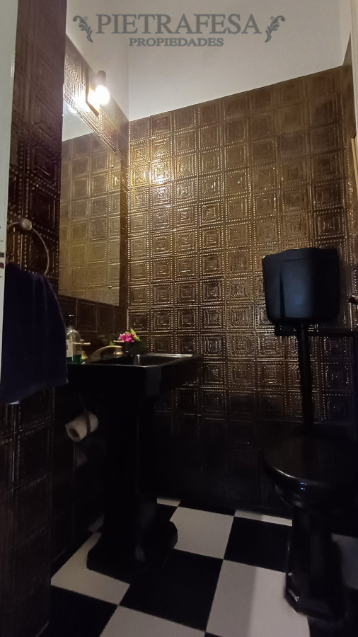 Casa ID.7322 - Casa en venta 5 dormitorios, 4 baños, fondo con piscina y garaje-Basilea-Carrasco