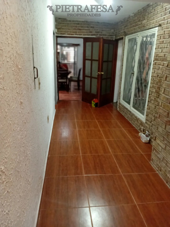 Casa ID.15836 - Casa en alquiler, 3 dormitorios, 3 baños, patio, garaje. Capurro.