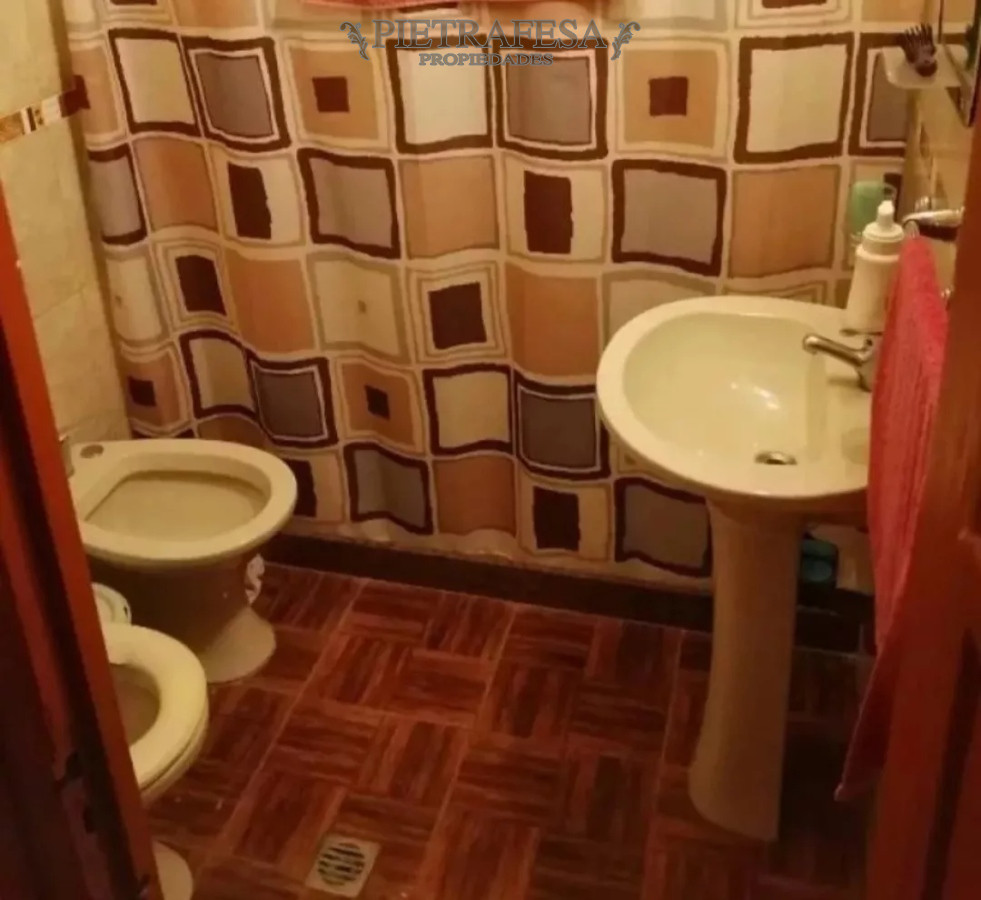 Casa ID.8809 - Casa en venta, 4 dormitorios, 3 baños, patio, barbacoa, garaje, Ramón y Cajal, La Blanqueada.