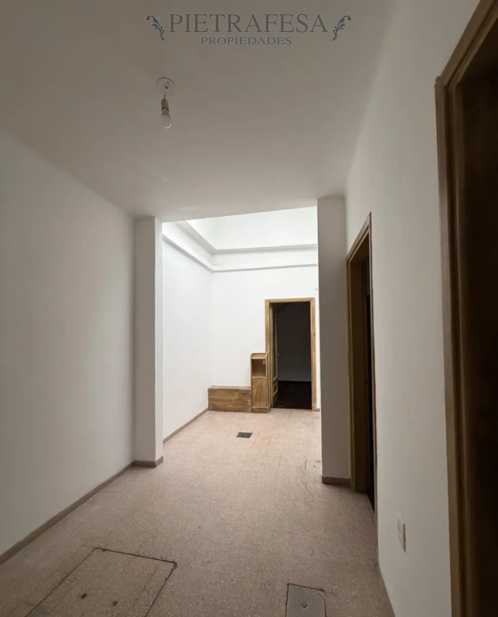 Casa ID.15952 - Casa en alquiler, 2 dormitorios, 1 baño, patio. Buceo.