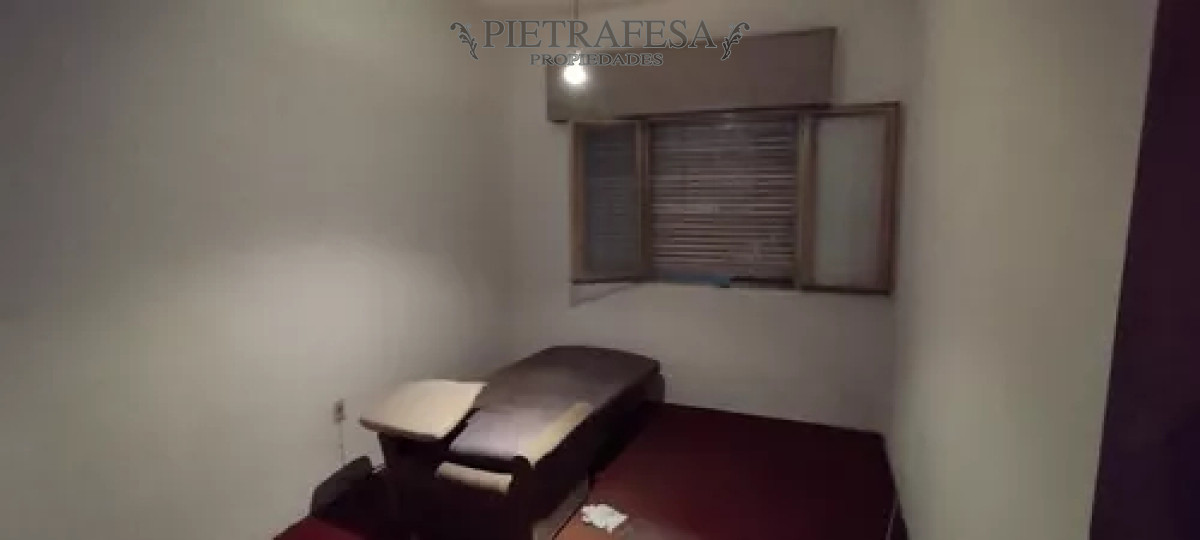 Casa ID.12678 - Casa en alquiler, 3dormitorios, 1baño, patio. Tres Cruces.