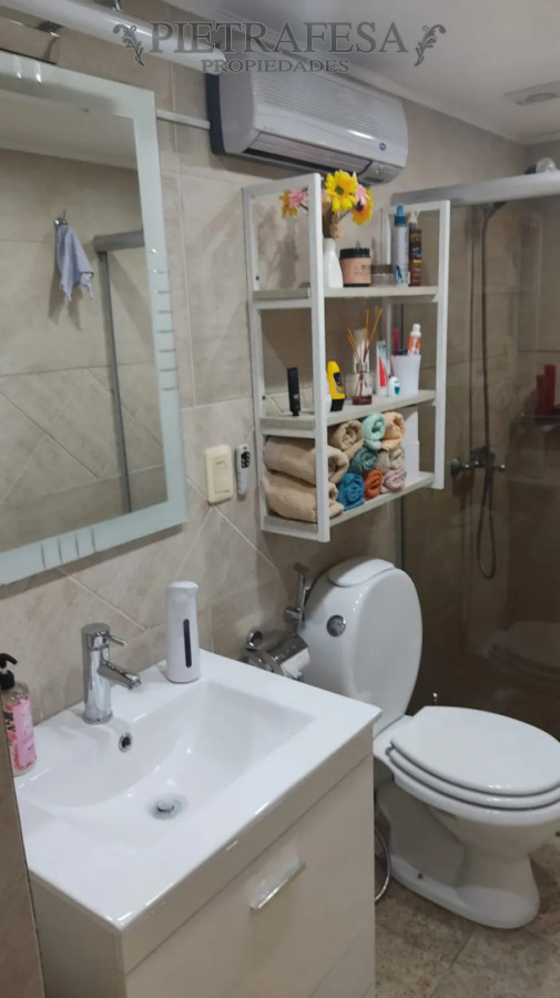 Casa ID.15660 - Casa en venta, 2 dormitorios, 1 baño, patio, garaje. La Blanqueada.