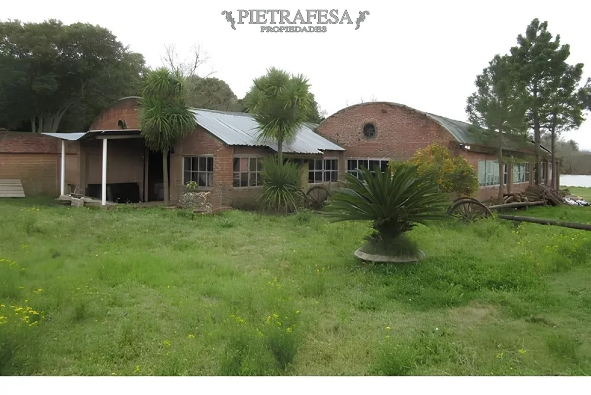 Casa ID.12833 - Casona en venta 5 dormitorios gran terreno-Colón 