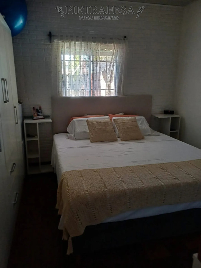 Casa ID.15660 - Casa en venta, 2 dormitorios, 1 baño, patio, garaje. La Blanqueada.