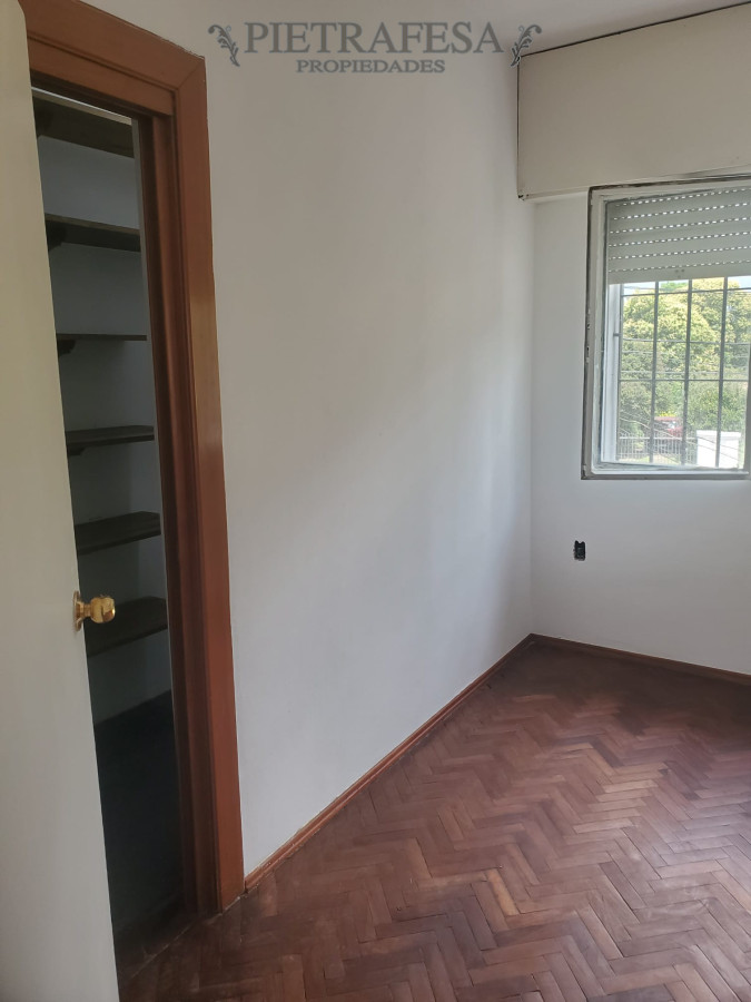 Casa ID.3342 - Casa en venta con renta 3 dormitorios 2 baños, fondo con parrillero y garaje-Costa Rica-Carrasco