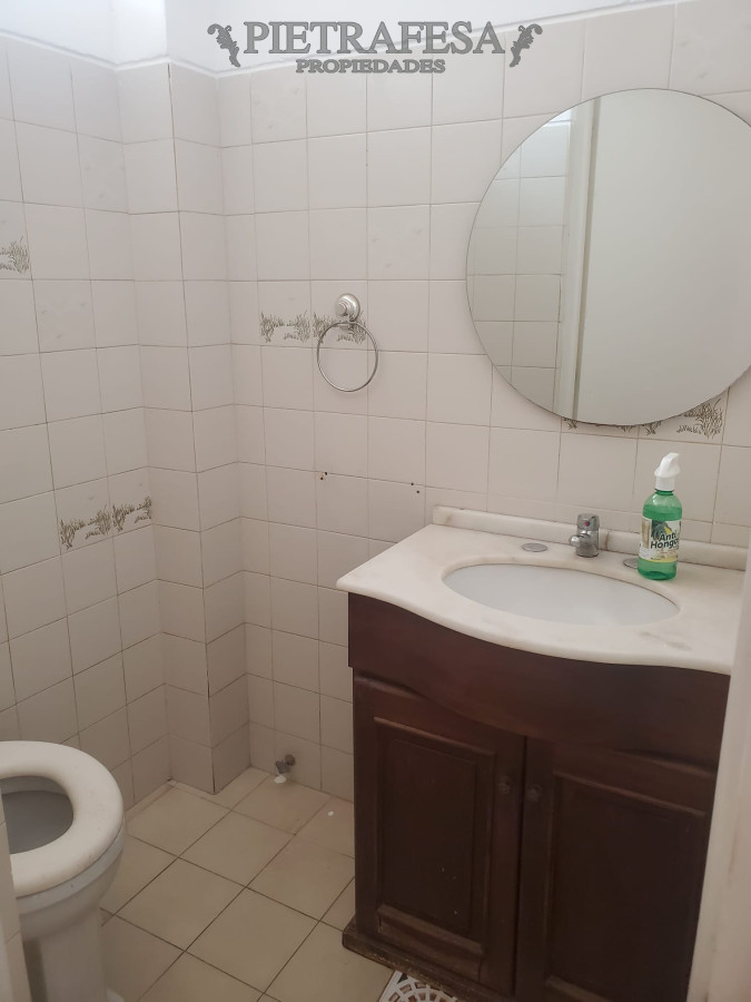 Casa ID.3342 - Casa en venta con renta 3 dormitorios 2 baños, fondo con parrillero y garaje-Costa Rica-Carrasco