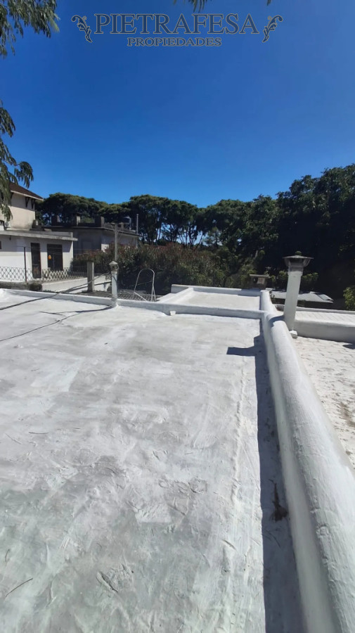 Casa ID.15170 - Casa en alquiler, 2 dormitorios, 1 baño, patio con parrillero, azotea. Prado.