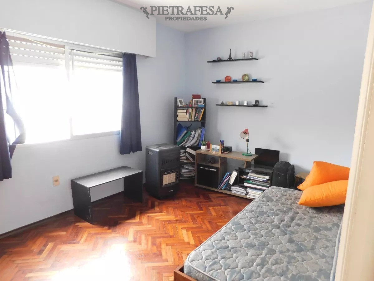 Casa ID.10913 - Casa en venta con renta, 2 dormitorios, 1 baño, gje-Buceo