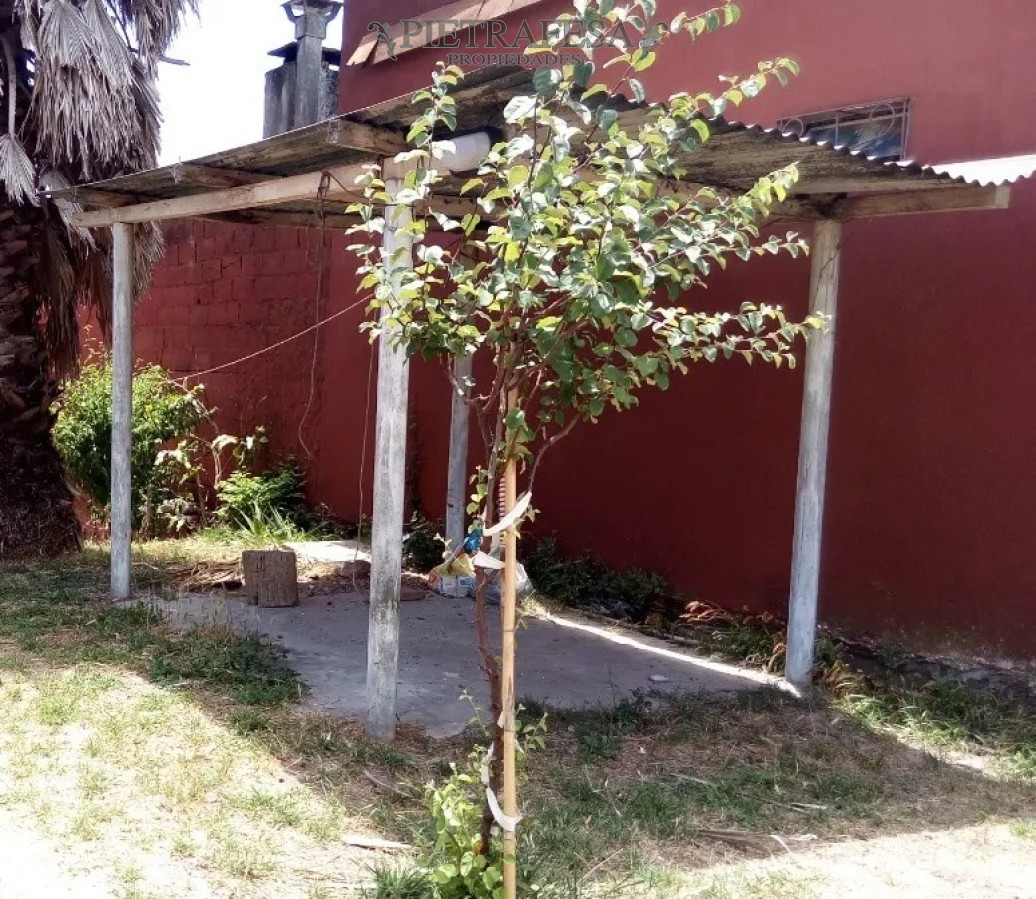 Casa ID.7544 - Casa en venta 3 dormitorios, 1 baño, cochera, frente y fondo- José Mármol - La Teja