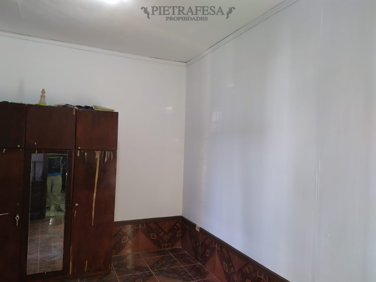 Casa ID.906 - Casa con renta en venta  4 dormitorios 1 baño Guaviyu La Figurita  