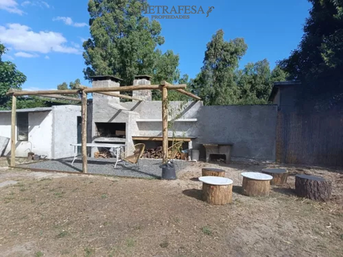 Casa ID.12724 - Casa en venta, 2dormitorios, 1baño, patio con parrillero, cochera. Solymar.