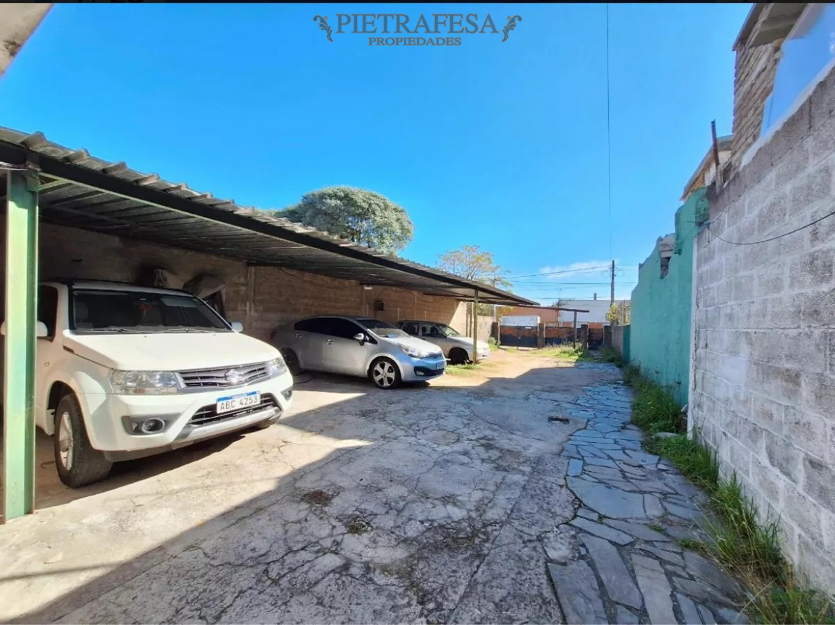 Casa ID.11374 - Casa con gran terreno, 2 dormitorios, 1 baño- Villa Española