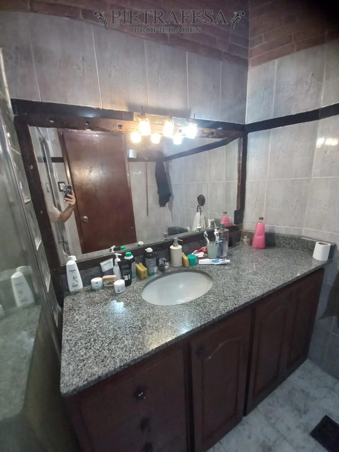 Casa ID.7331 - Casa en venta 4 dormitorios, 2 baños, fondo con barbacoa y galpón-Benito Riquet-La Teja