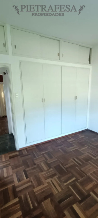 Casa ID.16078 - Casa en alquiler, 2 dormitorios, 1 baño, patio con parrillero, cochera. Carrasco.