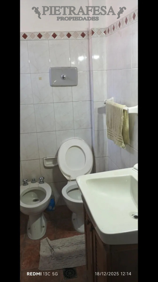 Casa ID.15017 - Casa en venta, 3 dormitorios, 1 baño, patio con parrillero. La Blanqueada.