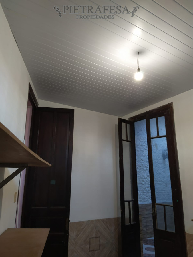 Casa ID.906 - Casa con renta en venta  4 dormitorios 1 baño Guaviyu La Figurita  