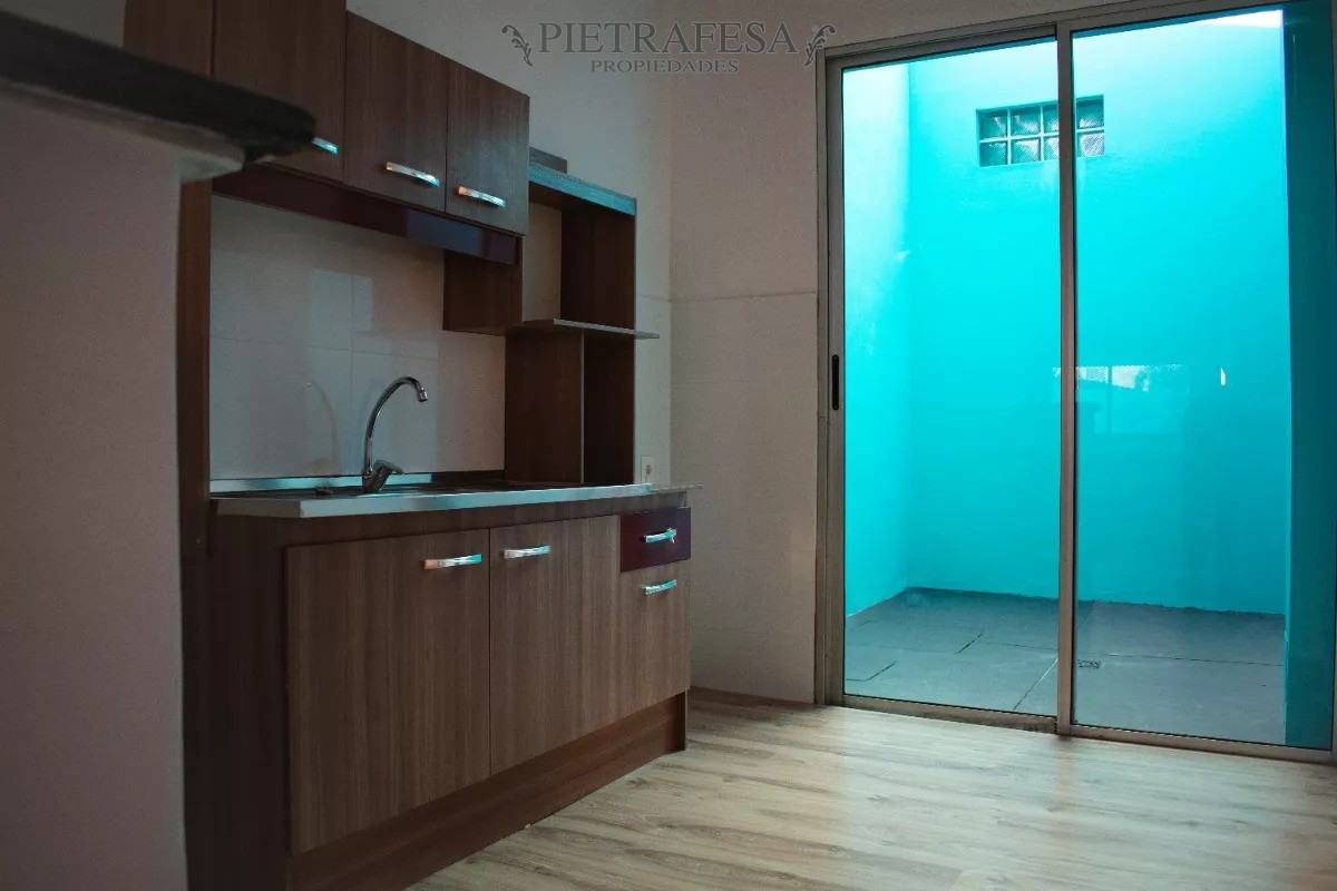 Casa ID.10150 - Casa en venta con renta 2 dormitorios, 1 baño, cochera y patio-Maroñas