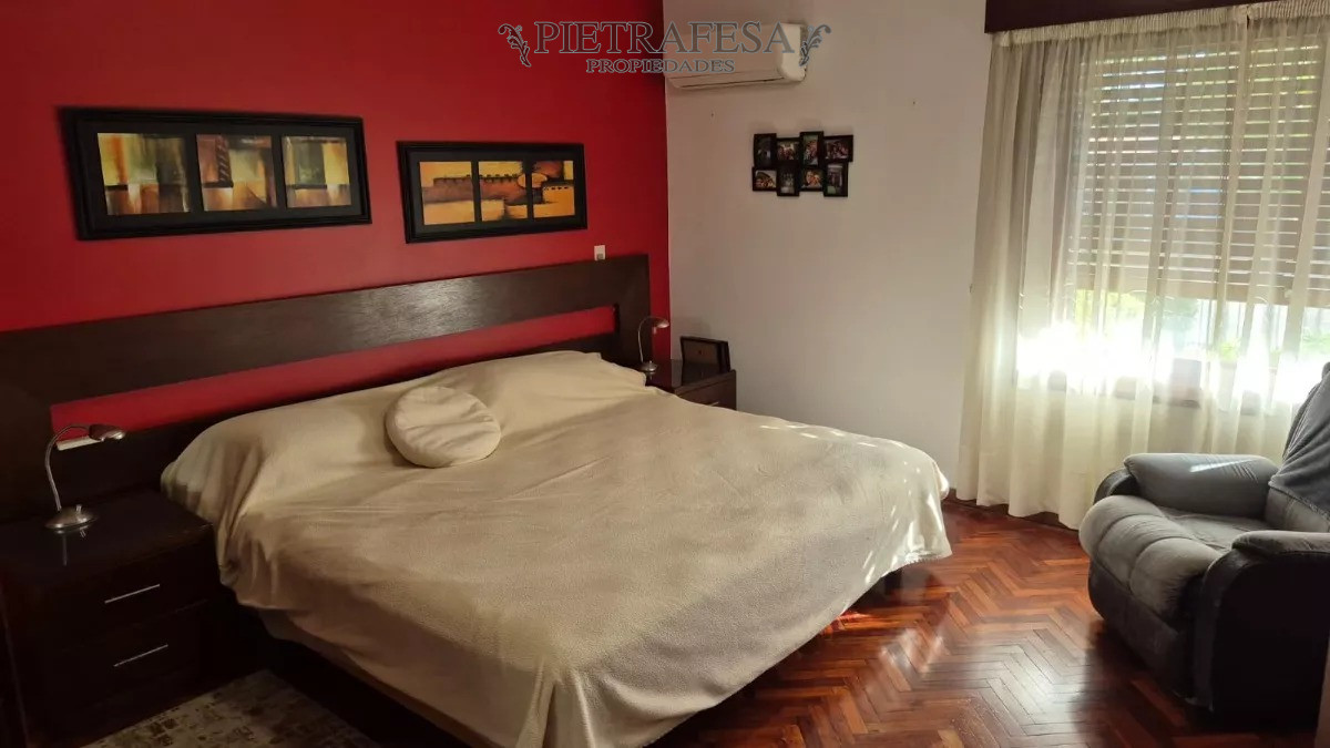Casa ID.12647 - 2 Casas en venta,5 dormitorios, piscina, garaje-Malvin 