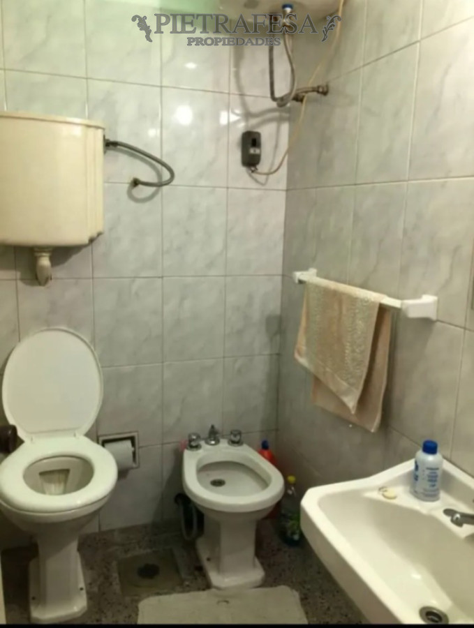 Casa ID.15197 - Casa en venta, 3 dormitorios, 2 baños, patio, cochera. La Teja.