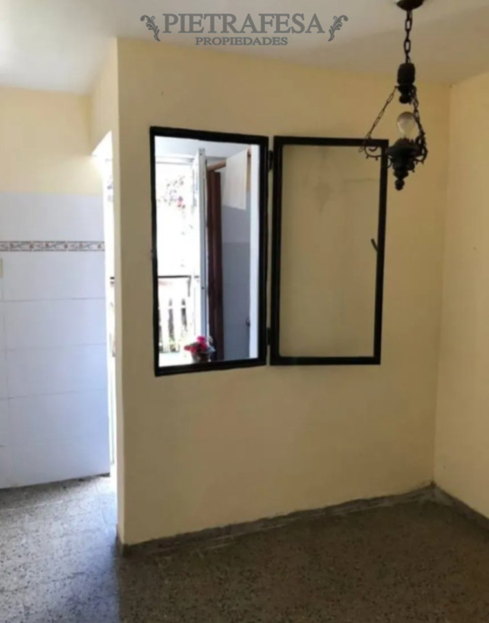 Casa ID.15197 - Casa en venta, 3 dormitorios, 2 baños, patio, cochera. La Teja.