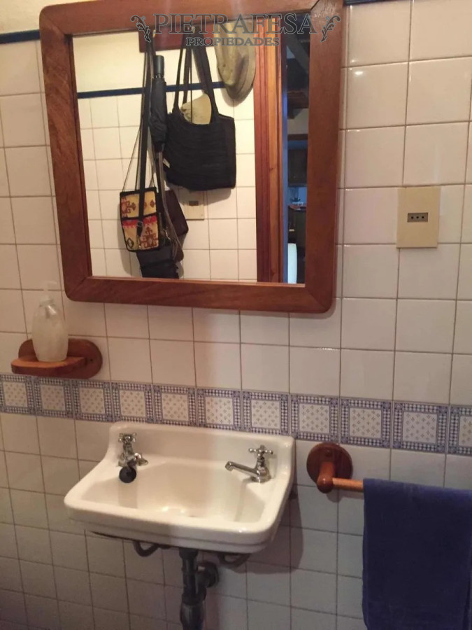 Casa ID.7882 - Casa en venta con renta, 3 dormitorios, 4 baños, cochera, Dr. Pablo de María, Cordón.