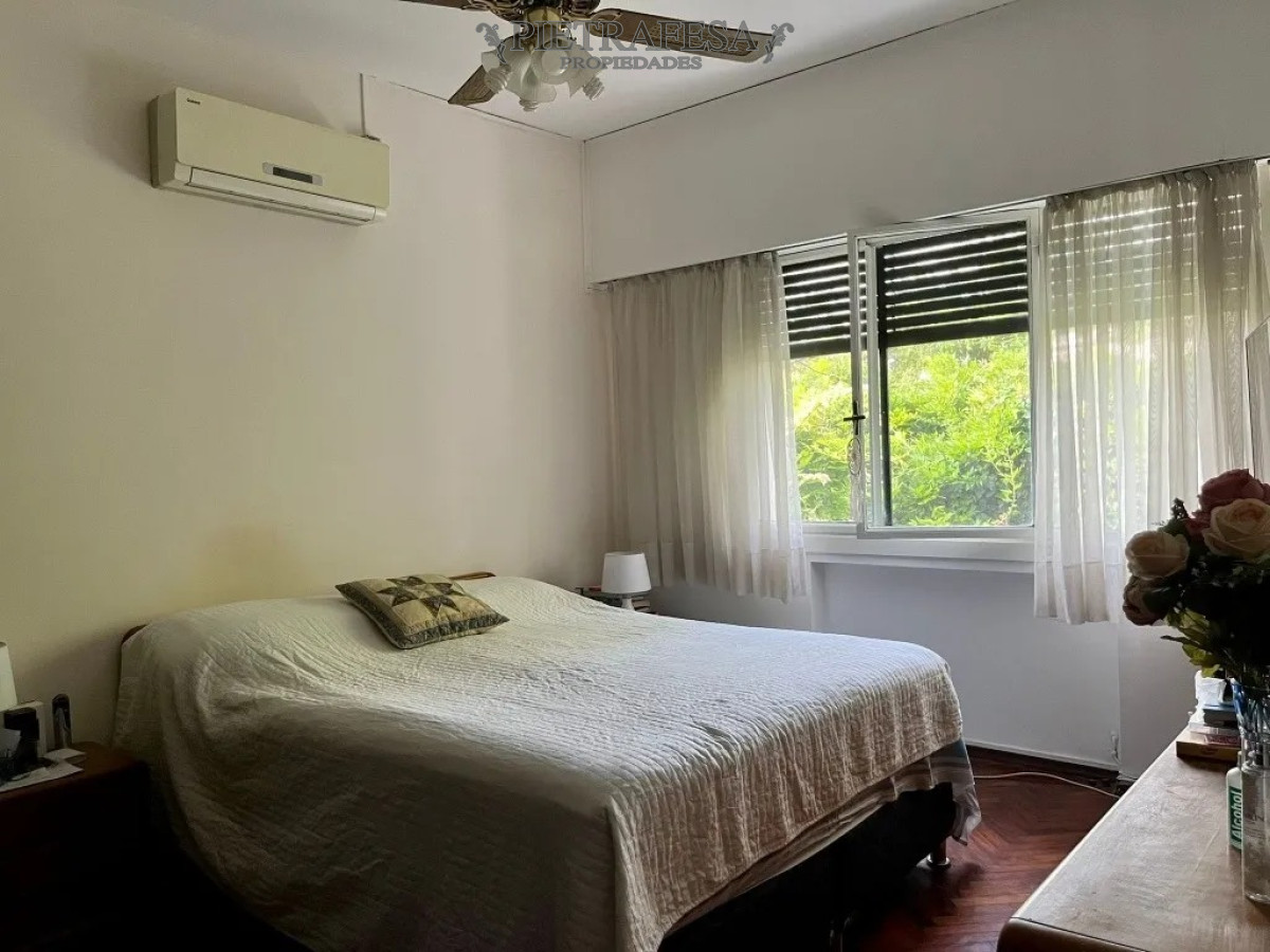 Casa ID.3461 - Casa en venta 5 dormitorios, 2 baños, barbacoa, jardín y garaje- Emancipación -Prado