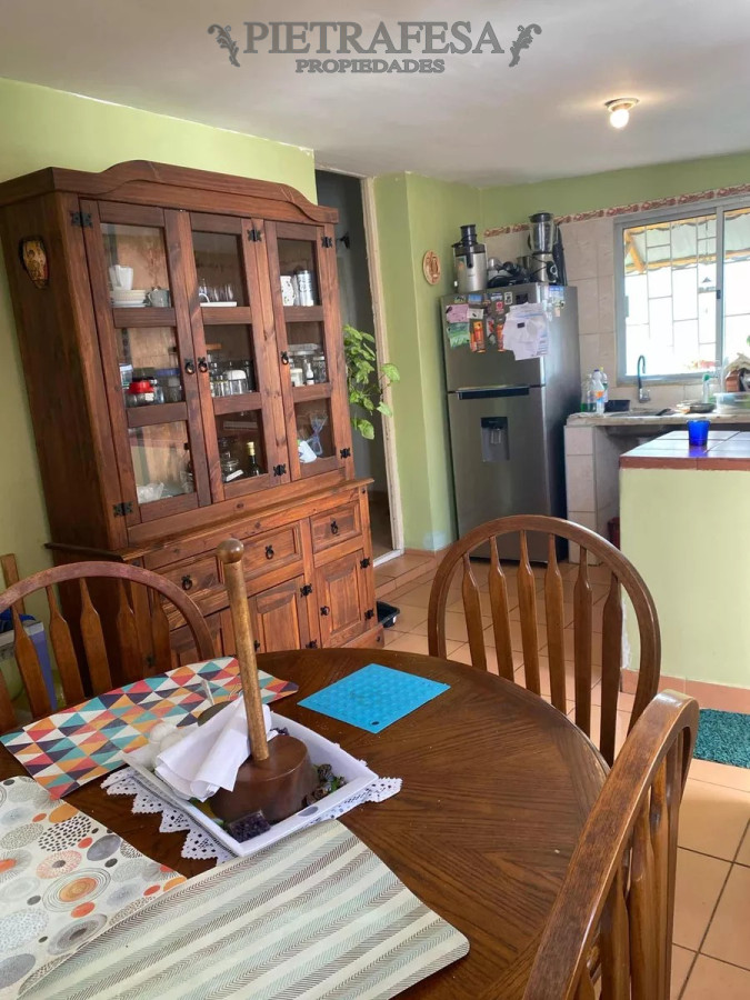 Casa ID.10541 - Casa en venta 3 dormitorios, 1 baño, patio, cochera-La Teja