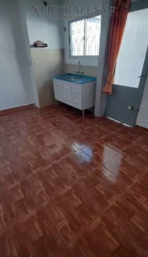 Casa ID.10434 - Casa en venta con renta 2 dormitorios, 1 baño, patio-Belvedere 