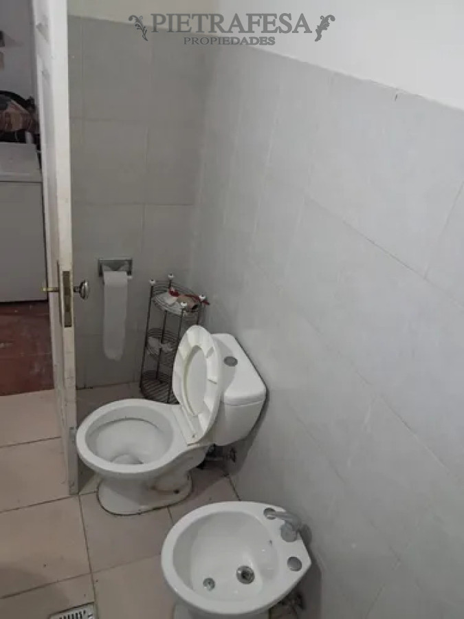 Casa ID.14198 - Casa , 4 dormitorios, 3 baños, patio, garaje, azotea. La Blanqueada.