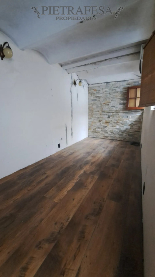 Casa ID.16083 - Casa en alquiler, 4 dormitorios, 2 baños, patio con parrillero, garaje. Parque Rodó.