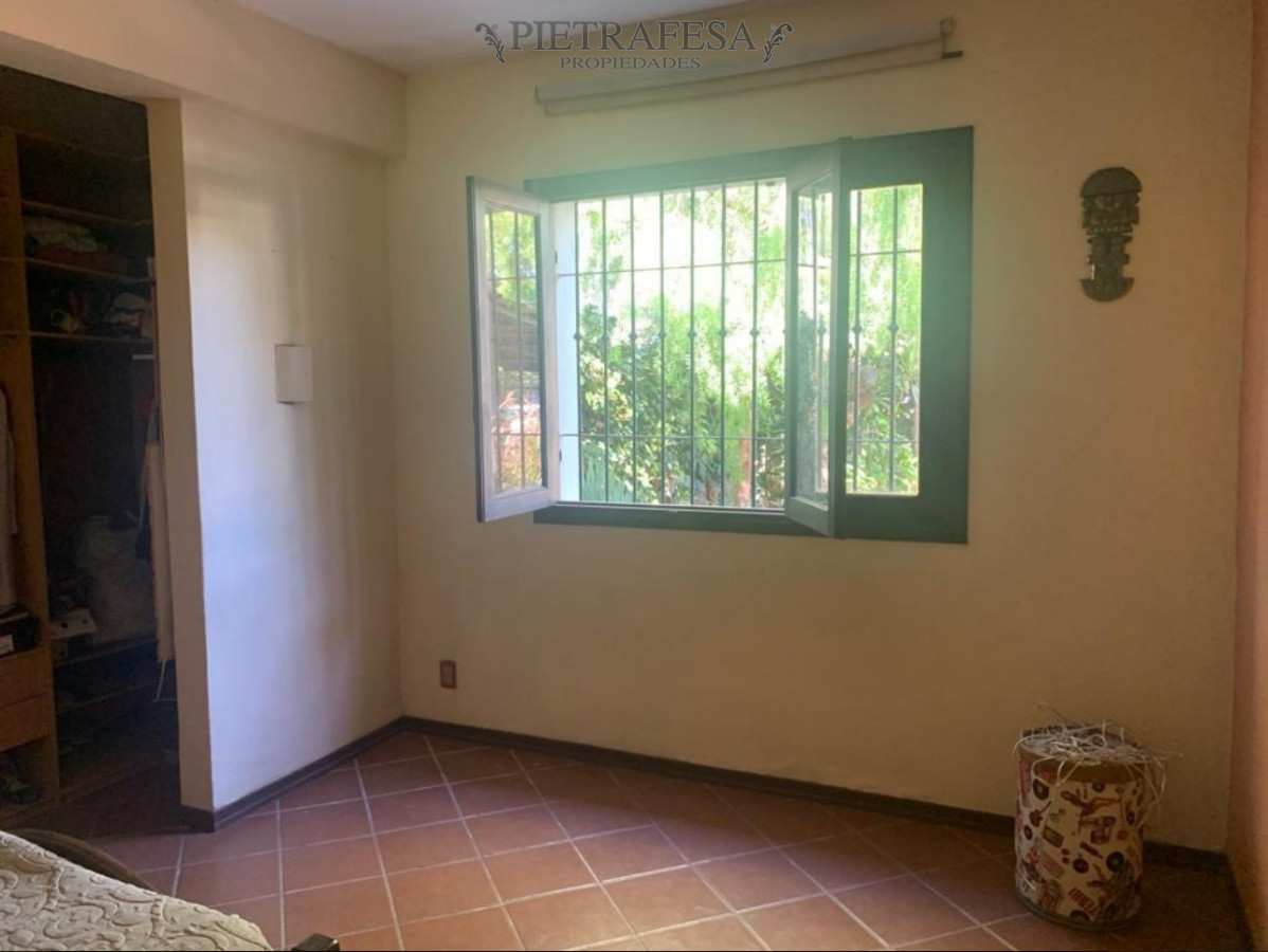 Casa ID.9588 - Casa en venta con renta,3 dormitorios,patio,cochera-Bolivar
