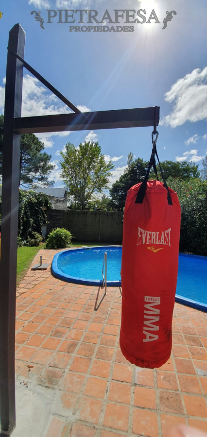 Casa ID.9618 - Casa en venta con renta 2 dormitorios, 3 baño, piscina-Carrasco Norte