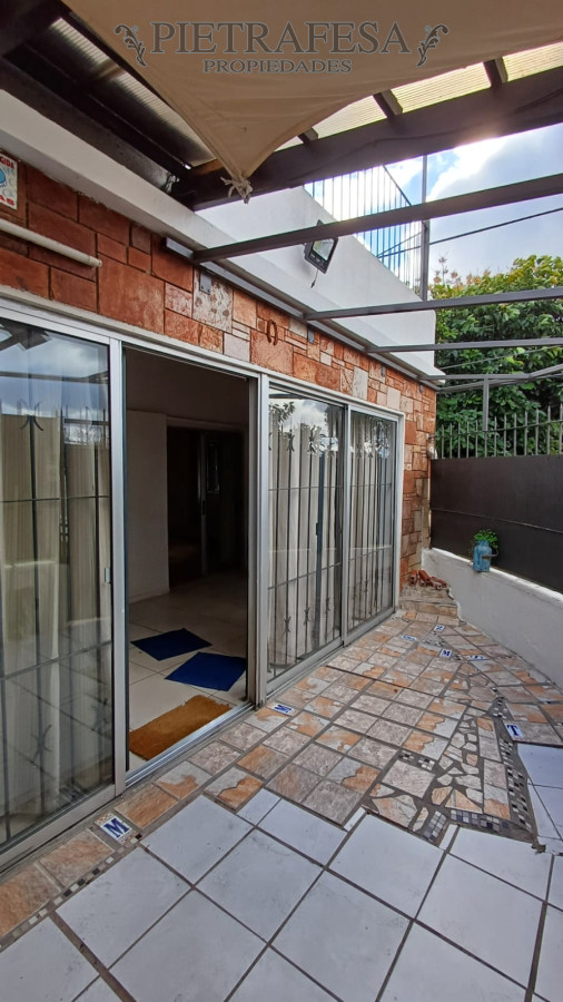 Casa ID.13885 - Casa amplia en venta 2 dormitorios, 1 baño, cochera-Maroñas