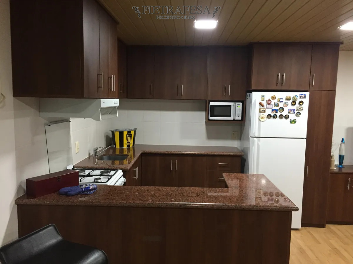 Casa ID.13858 - Casa en venta con piscina, 3 dorm, 4 baños, garaje-Colón 