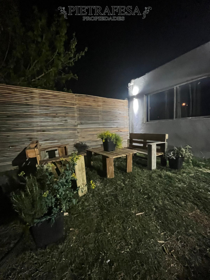 Casa ID.14434 - Casa + galpón en alquiler, 3 dormitorios, 2 baños, patio. Aires Puros.