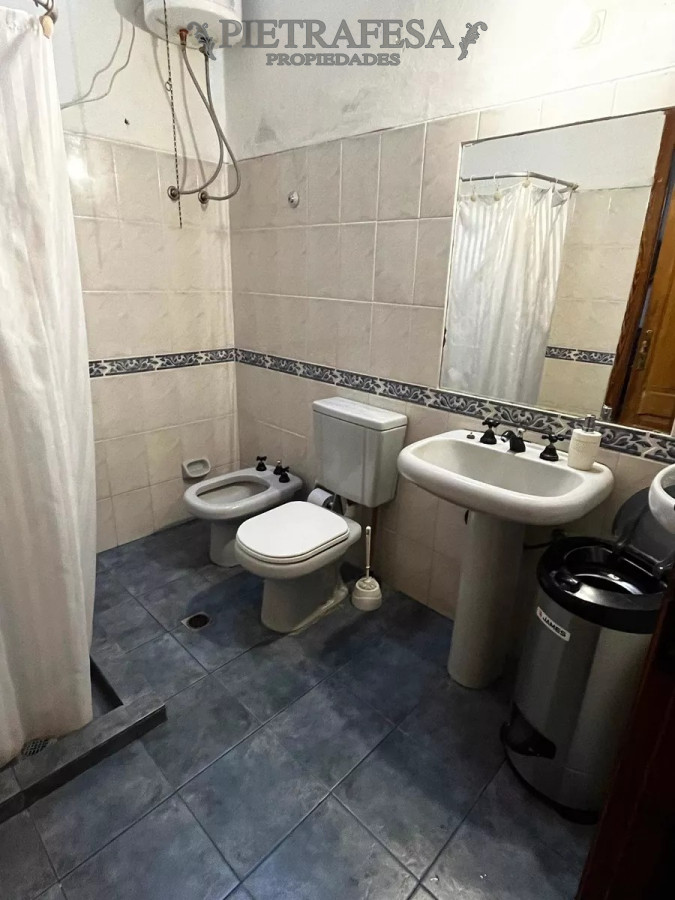 Casa ID.5778 - Casa en venta 4 dormitorios, 2 baños, patio, azotea y garaje-Charrúa -Cordón
