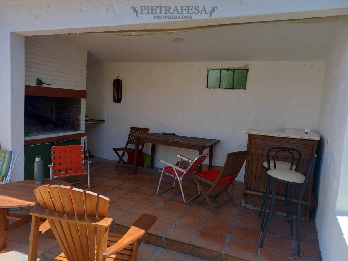 Casa ID.7345 - Casa en venta 4 dormitorios, 3 baños, fondo barbacoa y garaje-Parada 23 -Punta del Este 