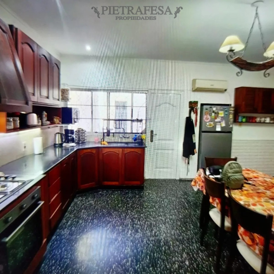 Casa ID.11090 - Casa en venta 4 dormitorios, 3 baños, azotea, gje-Buceo