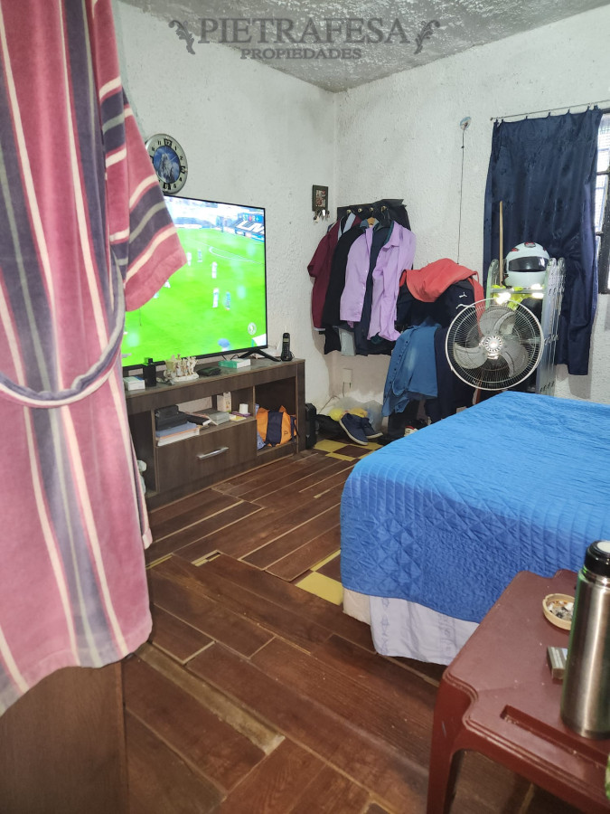 Casa ID.7987 - Casa mas apto en venta, 3 dormitorios, 2 baños, fondo y cochera-  José Piendibene -Jardines del Hipódromo