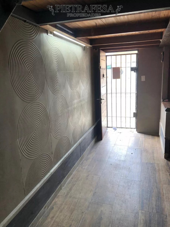Casa ID.7676 - Casa en venta, Con Renta  3 dormitorios, 1 baño y barbacoa-Antonio Diaz - Prado 