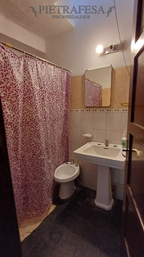 Casa ID.13372 - Casa en venta 3 dormitorios, 1 baño, azotea-Brazo Oriental
