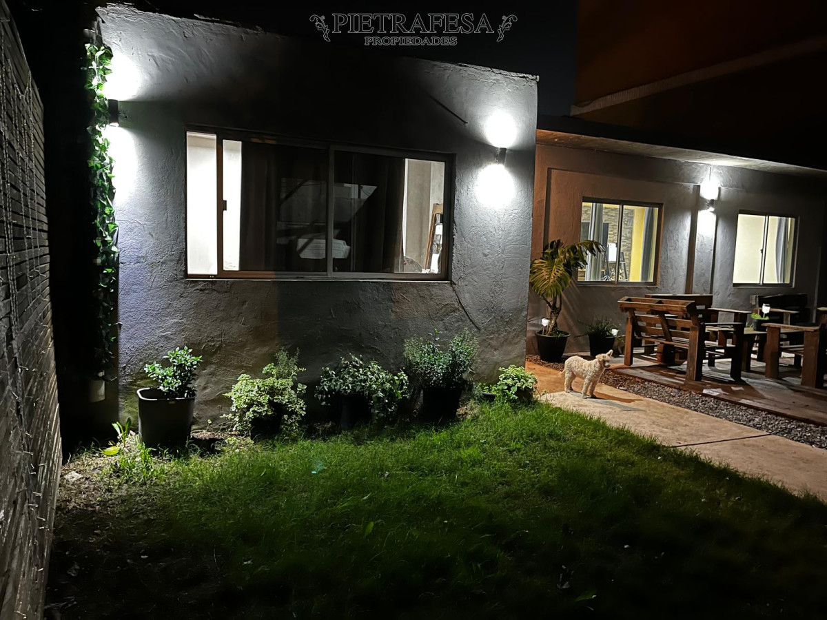 Casa ID.14434 - Casa + galpón en alquiler, 3 dormitorios, 2 baños, patio. Aires Puros.