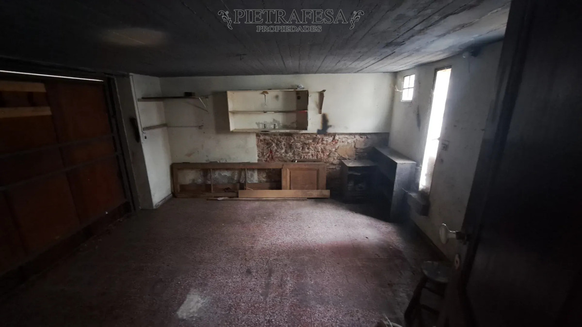 Casa ID.16083 - Casa en alquiler, 4 dormitorios, 2 baños, patio con parrillero, garaje. Parque Rodó.