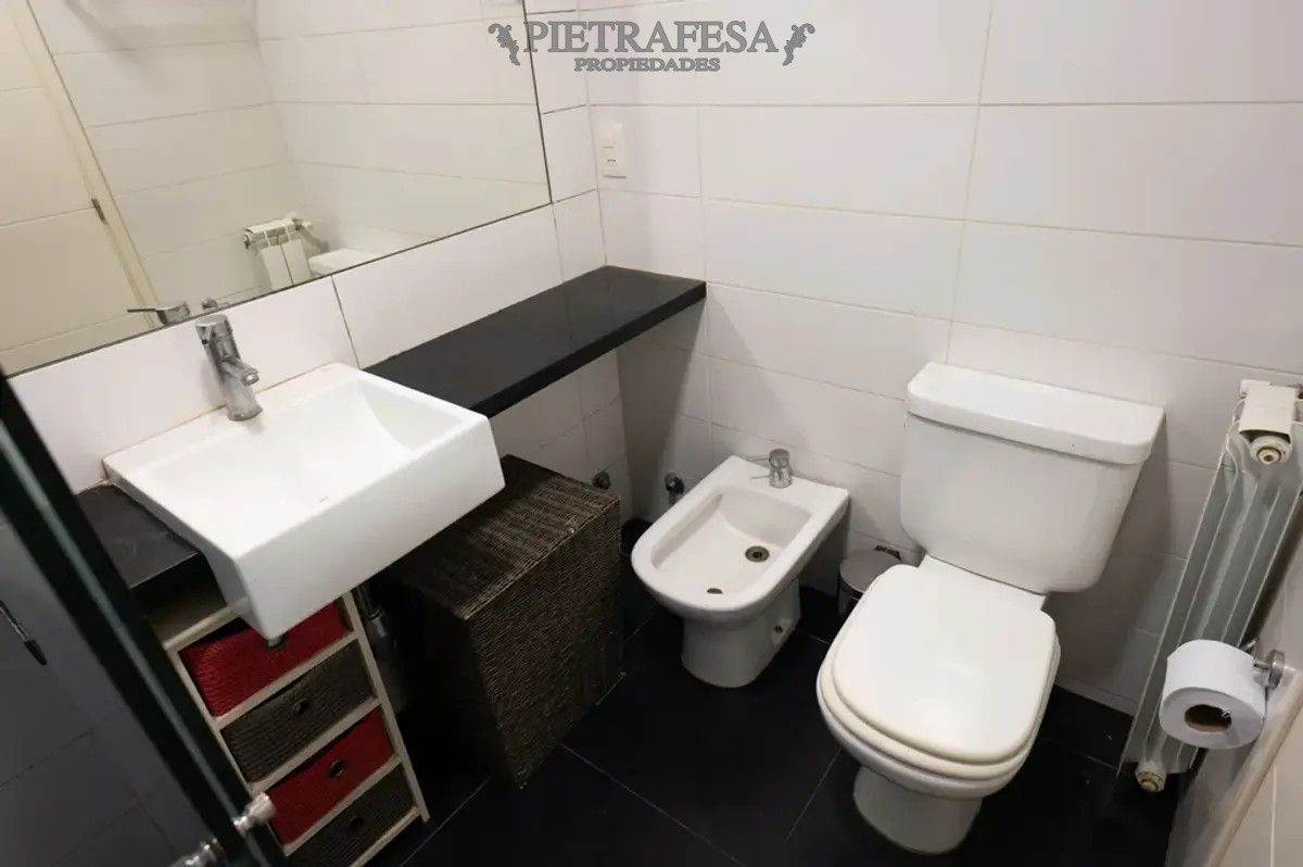 Casa ID.13859 - Gran casa en venta 4 dorm, 3 baños, fondo, garaje- Carrasco Norte 