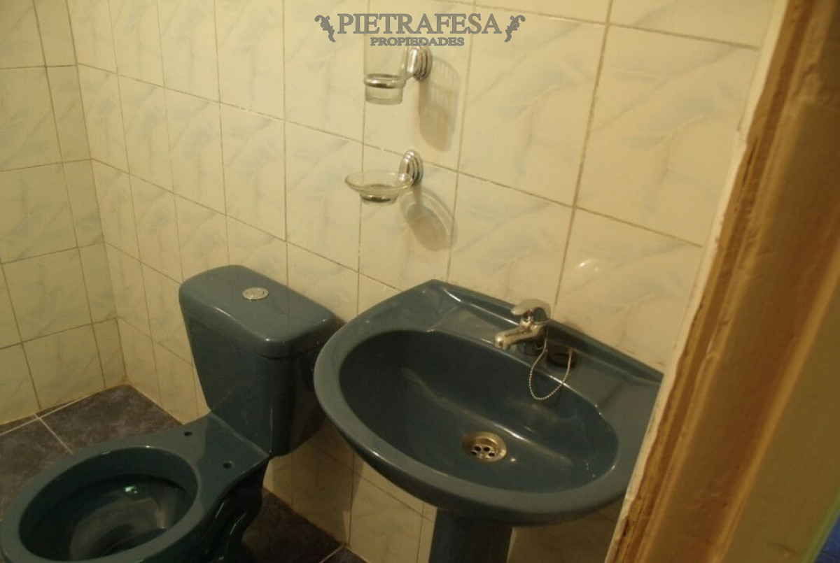 Casa ID.10797 - Casa en venta 8 dormitorios, 4 baños- Cordón