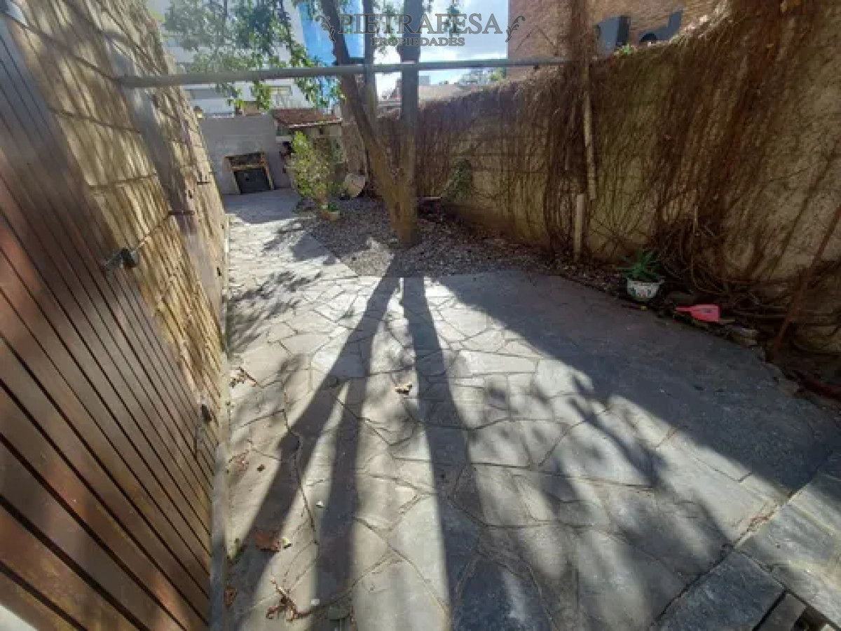 Casa ID.14336 - Casa en venta, 4 dormitorios, 3 baños, patio con parrillero, garaje doble. Puertito del Buceo.