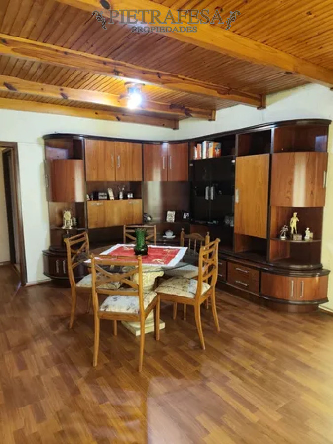 Casa ID.14430 - Casa en venta, 3 dormitorios, 2 baños, patio, barbacoa, cochera. Malvin Norte.