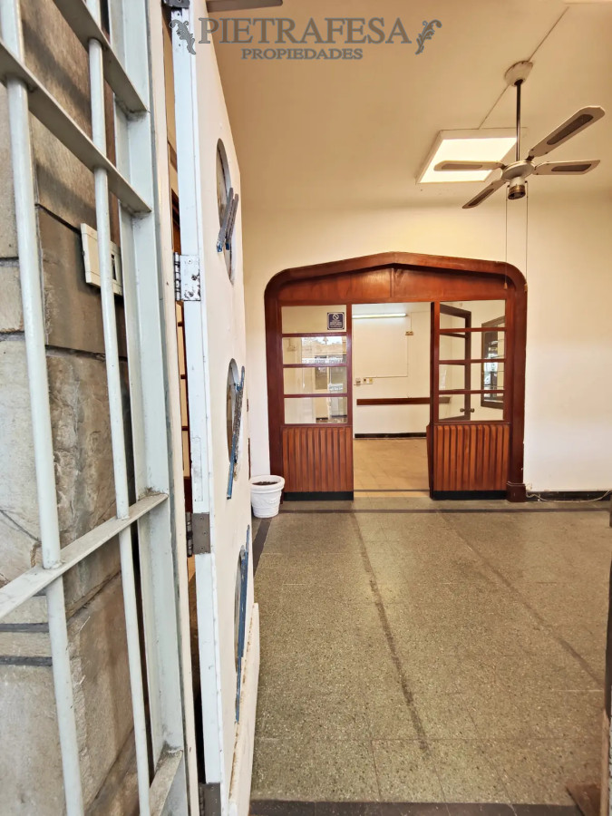 Casa ID.13588 - Casas en alquiler, 5dormitorios, 3 baños, patio, azotea. Paso Molino.