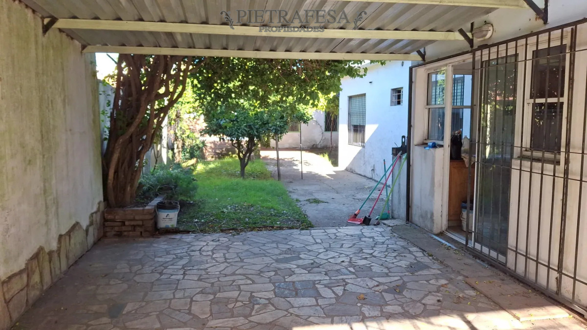 Casa ID.15846 - Casa en alquiler, 3 dormitorios, 1 baño, patio, cochera. Union.
